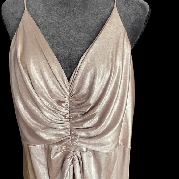 ADRIANNA PAPPEL Plus Size Metallic Formal Dress Size 20 - Picture 2 of 7